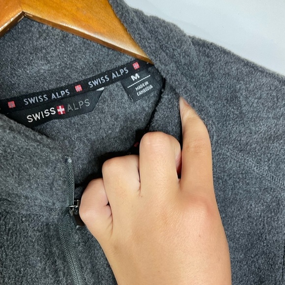 Swiss Alps Men’s Gray Fleece 1/4 Zip Pullover Jacket Size Medium - Picture 4 of 6